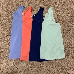 Set of 4 women’s tanks